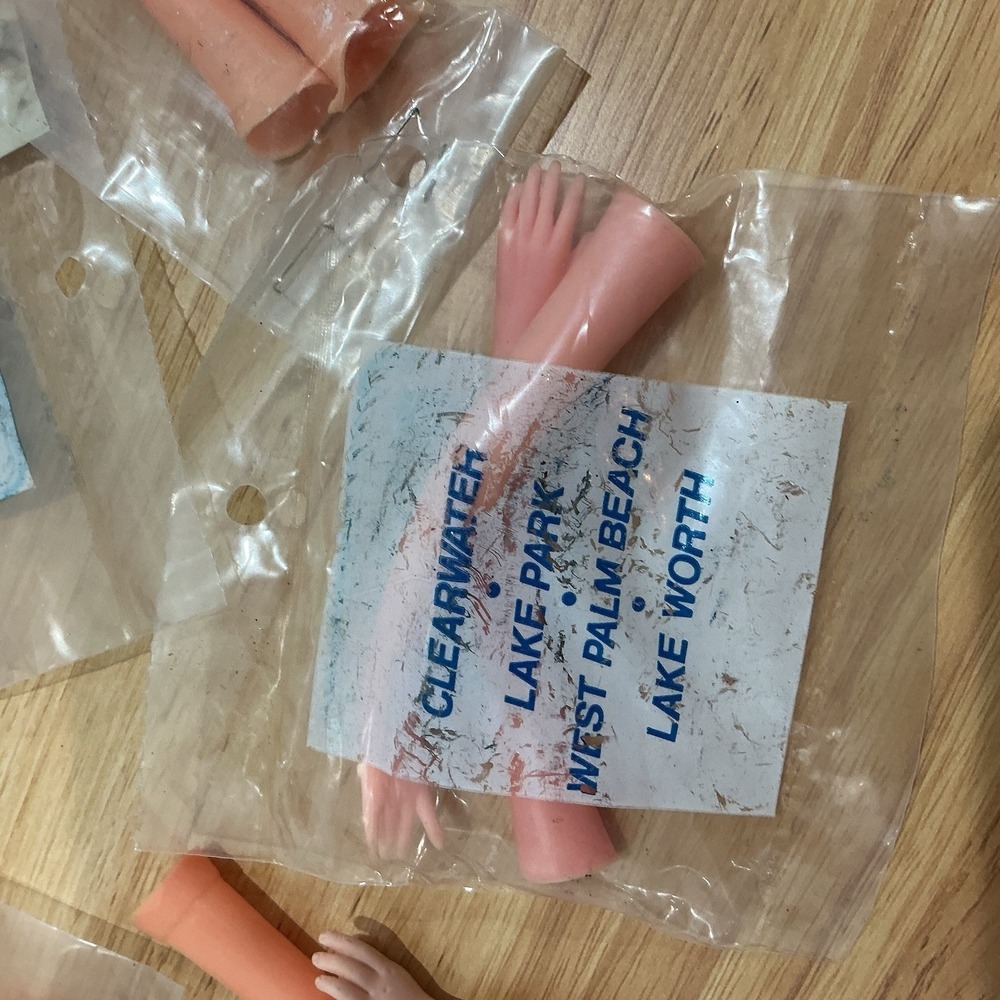 Lot Of Doll Parts, Arms And Hands, Most New In Package 10+ Pieces - Picture 7 of 7